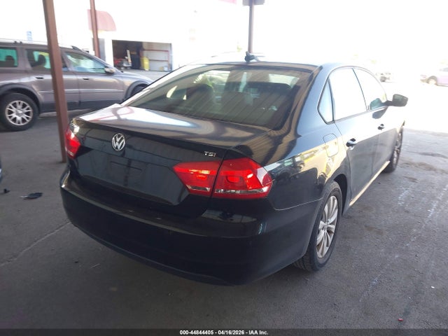 2015 Volkswagen Passat 1.8t Wolfsburg Edition მანქანა იყიდება აუქციონზე, vin: 1VWAT7A35FC008323, აუქციონის ნომერი: 44844405