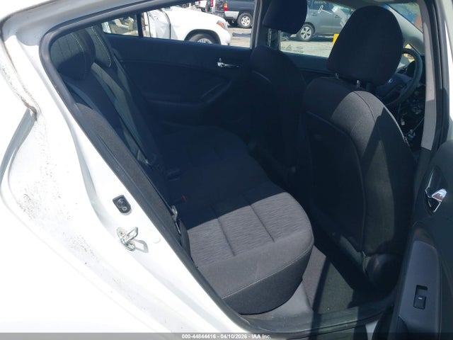KNAFK4A68G5588190 KIA FORTE LX