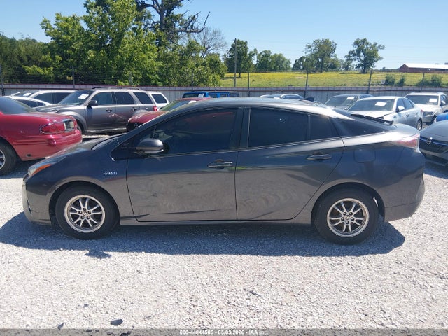 JTDKARFU1G3018830 Toyota Prius Three