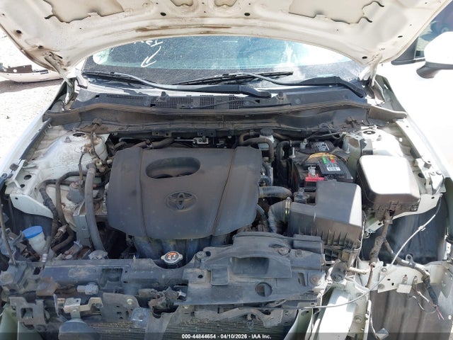 3MYDLBYV8KY517755 Toyota YARIS LE