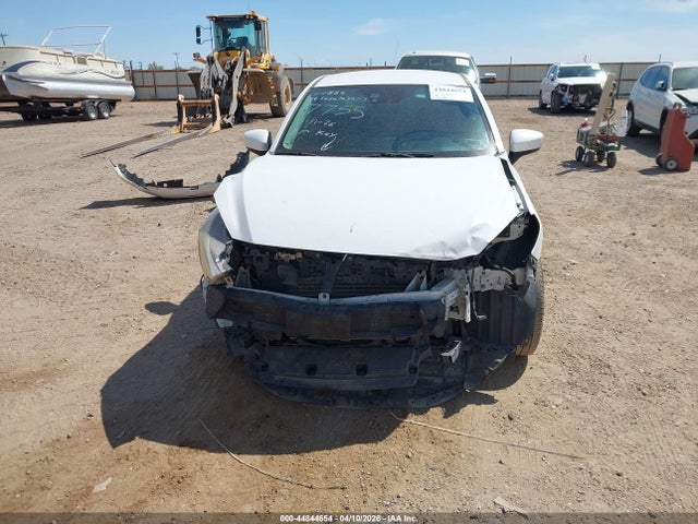 3MYDLBYV8KY517755 Toyota YARIS LE