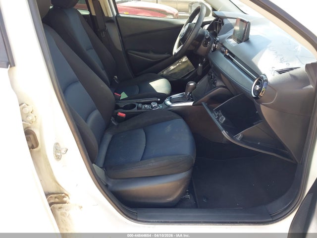 3MYDLBYV8KY517755 Toyota YARIS LE