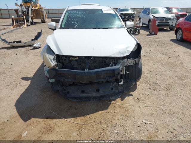 3MYDLBYV8KY517755 Toyota YARIS LE