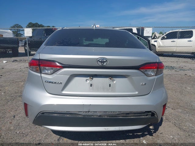 44844725 :رقم المزاد ، 5YFEPMAE4NP381030 vin ، 2022 Toyota Corolla Le مزاد بيع