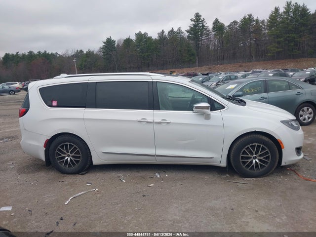 Продаж на аукціоні авто 2018 Chrysler Pacifica Hybrid Limited, vin: 2C4RC1N73JR130713, номер лоту: 44844781