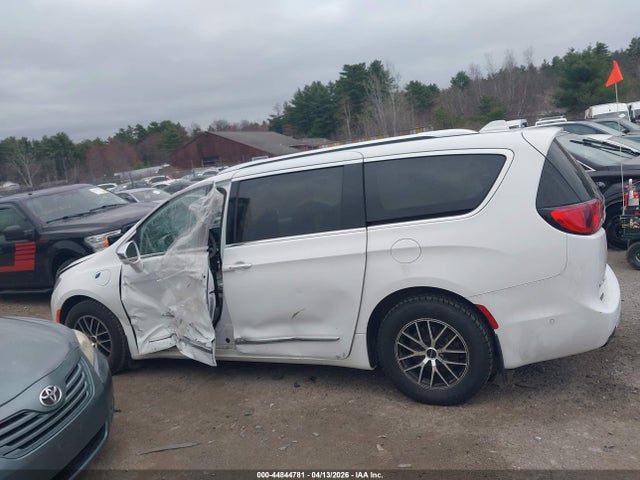 Продаж на аукціоні авто 2018 Chrysler Pacifica Hybrid Limited, vin: 2C4RC1N73JR130713, номер лоту: 44844781