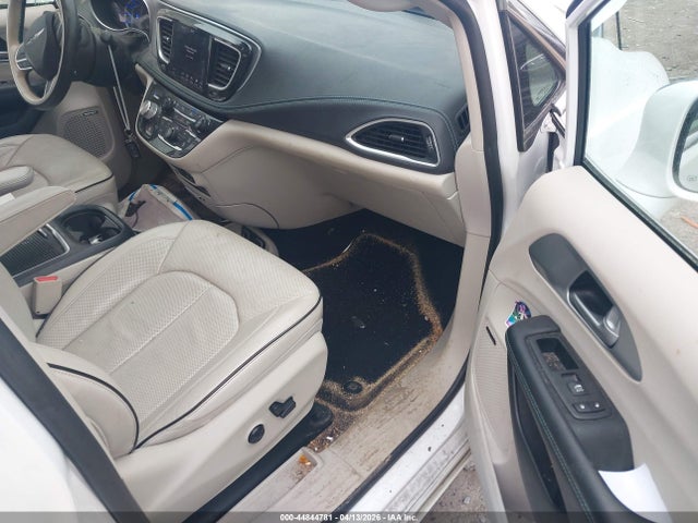 Продаж на аукціоні авто 2018 Chrysler Pacifica Hybrid Limited, vin: 2C4RC1N73JR130713, номер лоту: 44844781