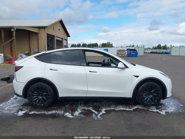 2022 Tesla Model Y Long Range Dual Motor All-wheel Drive მანქანა იყიდება აუქციონზე, vin: 7SAYGDEE4NF324090, აუქციონის ნომერი: 44844803