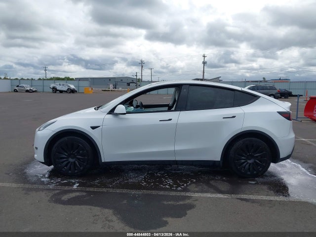 2022 Tesla Model Y Long Range Dual Motor All-wheel Drive მანქანა იყიდება აუქციონზე, vin: 7SAYGDEE4NF324090, აუქციონის ნომერი: 44844803