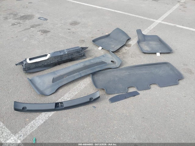 2022 Tesla Model Y Long Range Dual Motor All-wheel Drive მანქანა იყიდება აუქციონზე, vin: 7SAYGDEE4NF324090, აუქციონის ნომერი: 44844803