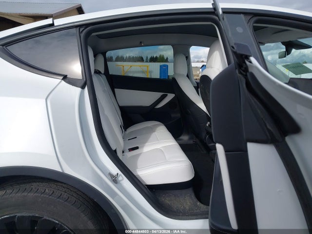 2022 Tesla Model Y Long Range Dual Motor All-wheel Drive მანქანა იყიდება აუქციონზე, vin: 7SAYGDEE4NF324090, აუქციონის ნომერი: 44844803