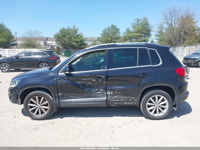 2017 Volkswagen Tiguan 2.0t Wolfsburg Edition მანქანა იყიდება აუქციონზე, vin: WVGSV7AX8HK009703, აუქციონის ნომერი: 44844805