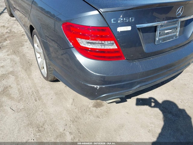 Продаж на аукціоні авто 2014 Mercedes-benz C 250 Sport, vin: WDDGF4HB7EA968081, номер лоту: 44844820