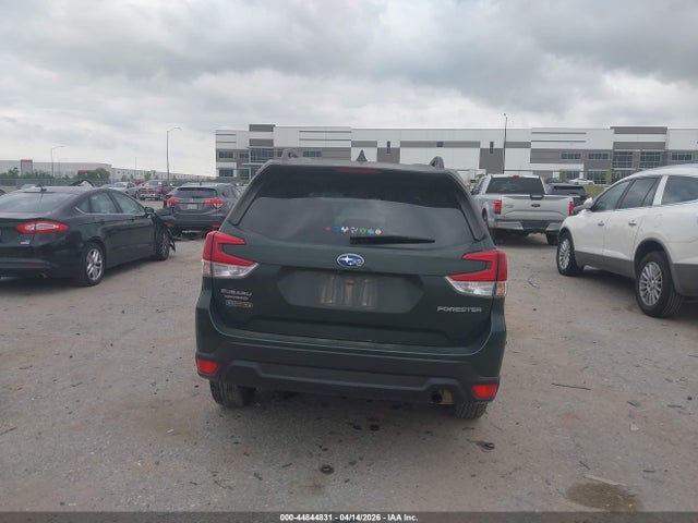 2022 Subaru Forester Premium მანქანა იყიდება აუქციონზე, vin: JF2SKAEC5NH496516, აუქციონის ნომერი: 44844831