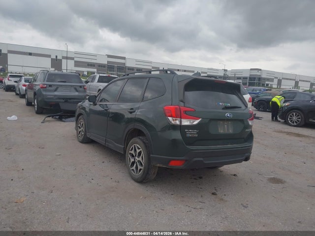 2022 Subaru Forester Premium მანქანა იყიდება აუქციონზე, vin: JF2SKAEC5NH496516, აუქციონის ნომერი: 44844831