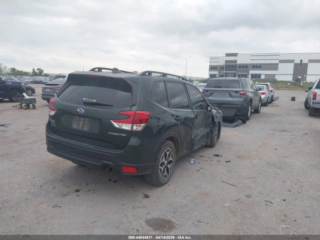 2022 Subaru Forester Premium მანქანა იყიდება აუქციონზე, vin: JF2SKAEC5NH496516, აუქციონის ნომერი: 44844831