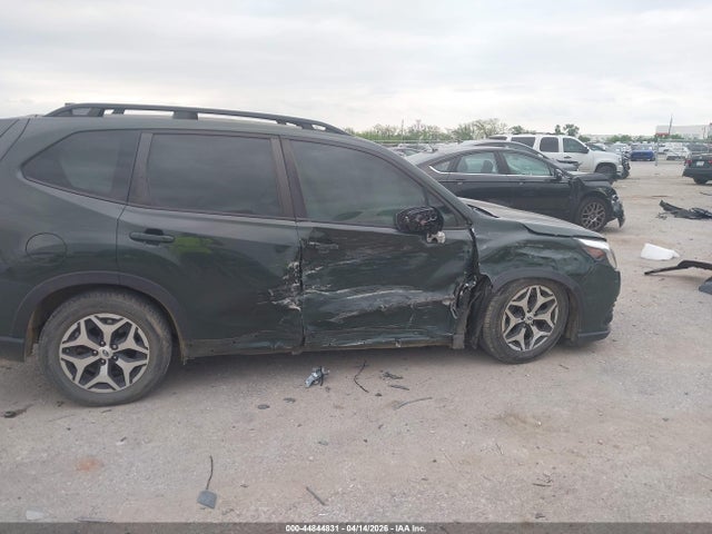 2022 Subaru Forester Premium მანქანა იყიდება აუქციონზე, vin: JF2SKAEC5NH496516, აუქციონის ნომერი: 44844831