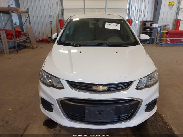 44844844 :رقم المزاد ، 1G1JG6SB2K4142906 vin ، 2019 Chevrolet Sonic Lt Auto مزاد بيع