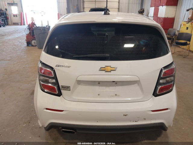 44844844 :رقم المزاد ، 1G1JG6SB2K4142906 vin ، 2019 Chevrolet Sonic Lt Auto مزاد بيع
