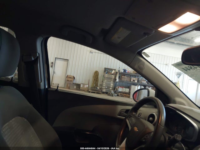 44844844 :رقم المزاد ، 1G1JG6SB2K4142906 vin ، 2019 Chevrolet Sonic Lt Auto مزاد بيع