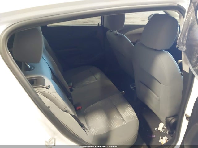 44844844 :رقم المزاد ، 1G1JG6SB2K4142906 vin ، 2019 Chevrolet Sonic Lt Auto مزاد بيع