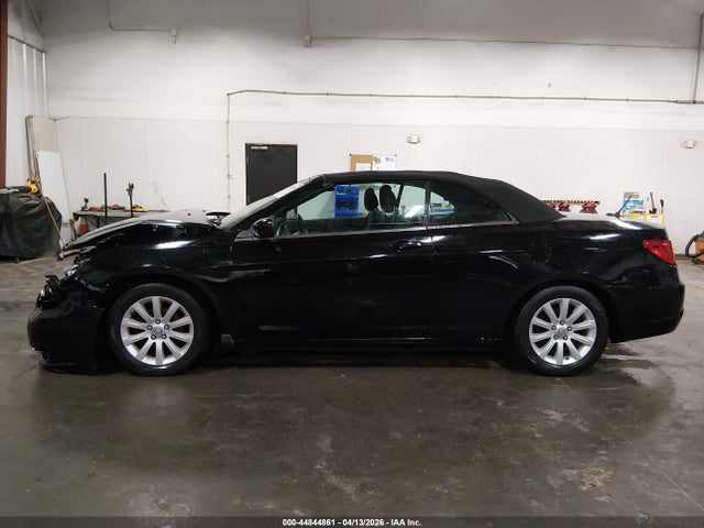 44844861 :رقم المزاد ، 1C3BCBEBXEN158236 vin ، 2014 Chrysler 200 Touring مزاد بيع