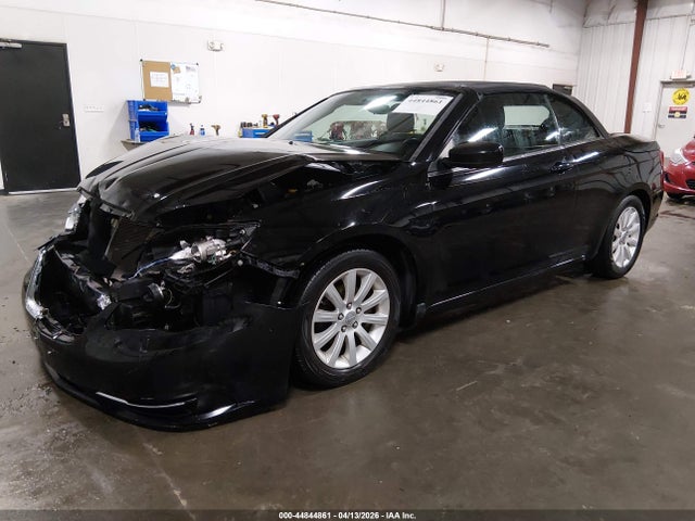 44844861 :رقم المزاد ، 1C3BCBEBXEN158236 vin ، 2014 Chrysler 200 Touring مزاد بيع