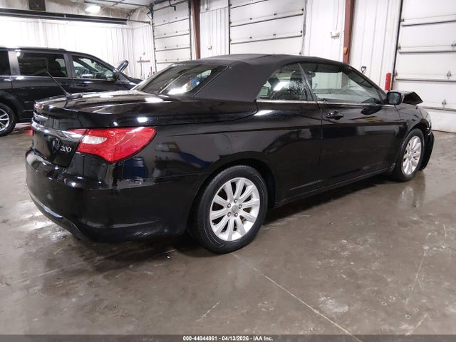 44844861 :رقم المزاد ، 1C3BCBEBXEN158236 vin ، 2014 Chrysler 200 Touring مزاد بيع