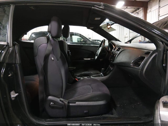 44844861 :رقم المزاد ، 1C3BCBEBXEN158236 vin ، 2014 Chrysler 200 Touring مزاد بيع
