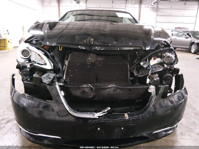 44844861 :رقم المزاد ، 1C3BCBEBXEN158236 vin ، 2014 Chrysler 200 Touring مزاد بيع
