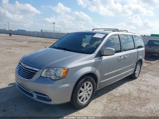2015 Chrysler Town & Country Touring მანქანა იყიდება აუქციონზე, vin: 2C4RC1BG0FR601714, აუქციონის ნომერი: 44844891