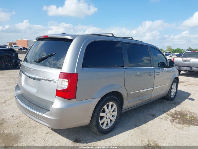 2015 Chrysler Town & Country Touring მანქანა იყიდება აუქციონზე, vin: 2C4RC1BG0FR601714, აუქციონის ნომერი: 44844891