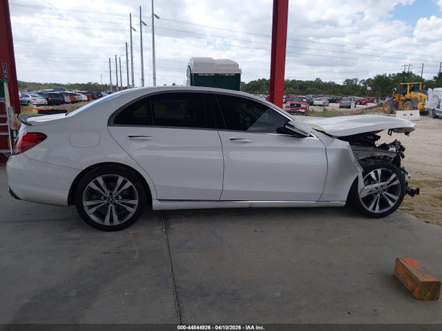2018 Mercedes-benz C 300 მანქანა იყიდება აუქციონზე, vin: 55SWF4JB6JU256726, აუქციონის ნომერი: 44844926