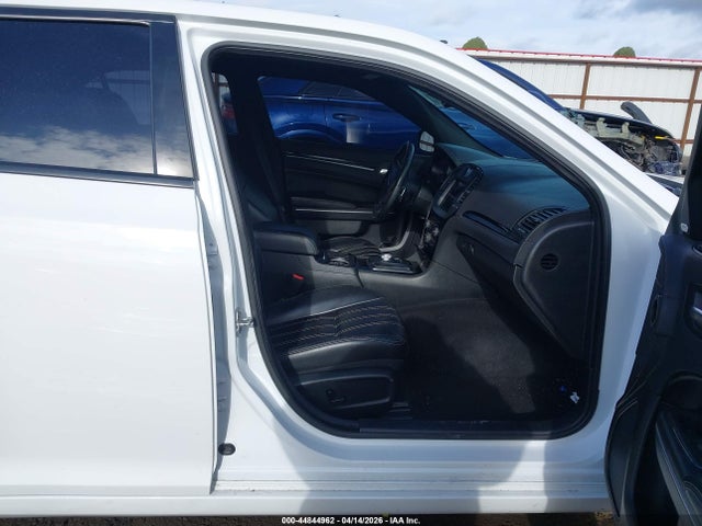 2C3CCAGGXKH651586 Chrysler 300 300s Awd