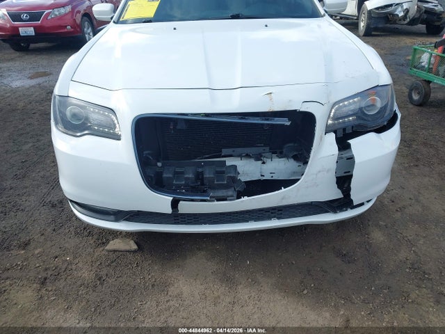 2C3CCAGGXKH651586 Chrysler 300 300s Awd