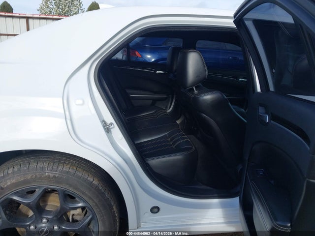 2C3CCAGGXKH651586 Chrysler 300 300s Awd