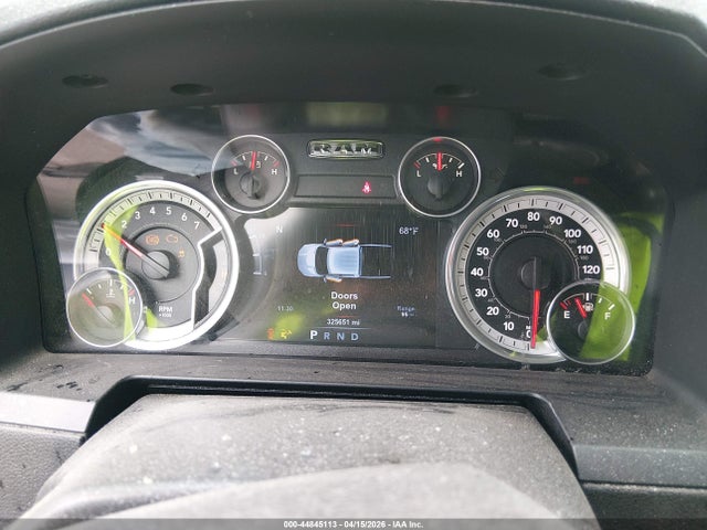 44845113 :رقم المزاد ، 1C6RR7NT7FS551300 vin ، 2015 Ram 1500 Laramie مزاد بيع