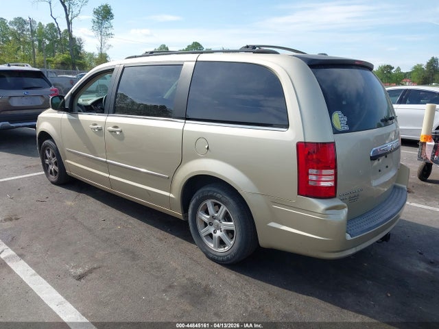 2010 Chrysler Town & Country Touring Plus მანქანა იყიდება აუქციონზე, vin: 2A4RR8DX9AR441405, აუქციონის ნომერი: 44845161