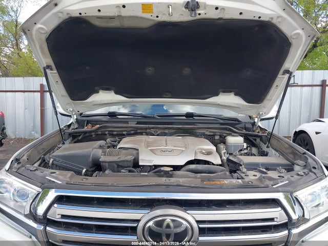 JTMCY7AJ0G4046601 Toyota Land Cruiser V8
