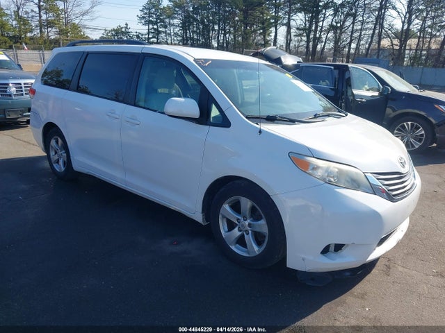 Aukcja sprzedaży 2011 Toyota Sienna Le V6, vin: 5TDKK3DC1BS079882, numer aukcji: 44845229