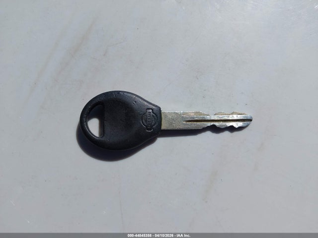 44845358 :رقم المزاد ، 1N6ED27T21C392742 vin ، 2001 Nissan Frontier Se-v6 مزاد بيع
