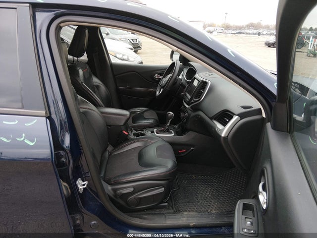 2015 Jeep Cherokee Trailhawk მანქანა იყიდება აუქციონზე, vin: 1C4PJMBS6FW705148, აუქციონის ნომერი: 44845399