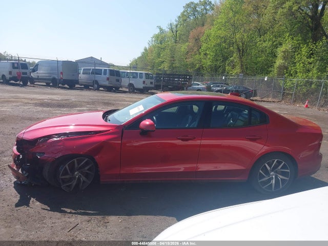 2019 Volvo S60 T6 Momentum მანქანა იყიდება აუქციონზე, vin: 7JRA22TK9KG002431, აუქციონის ნომერი: 44845508
