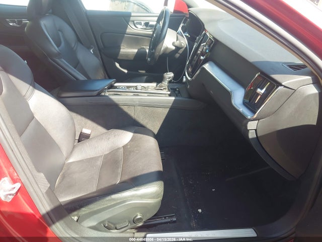 2019 Volvo S60 T6 Momentum მანქანა იყიდება აუქციონზე, vin: 7JRA22TK9KG002431, აუქციონის ნომერი: 44845508