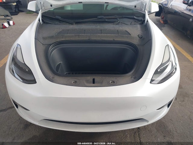 2022 Tesla Model Y Performance Dual Motor All-wheel Drive მანქანა იყიდება აუქციონზე, vin: 7SAYGDEF3NF530381, აუქციონის ნომერი: 44845530
