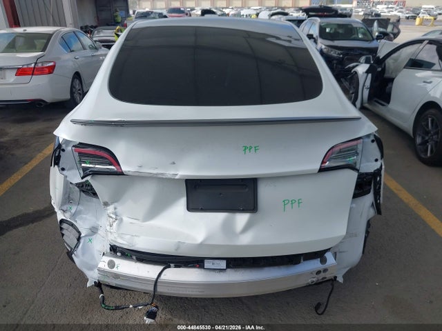 2022 Tesla Model Y Performance Dual Motor All-wheel Drive მანქანა იყიდება აუქციონზე, vin: 7SAYGDEF3NF530381, აუქციონის ნომერი: 44845530