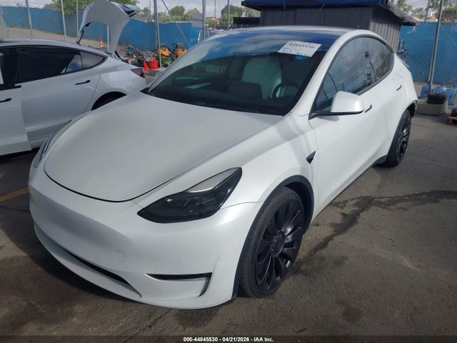 2022 Tesla Model Y Performance Dual Motor All-wheel Drive მანქანა იყიდება აუქციონზე, vin: 7SAYGDEF3NF530381, აუქციონის ნომერი: 44845530
