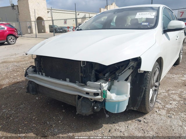 Продаж на аукціоні авто 2015 Volvo S60 T5 Premier, vin: YV140MFK2F2338332, номер лоту: 44845557