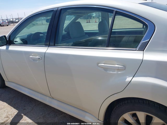 44845601 :رقم المزاد ، 4S3BMCK6XB3235085 vin ، 2011 Subaru Legacy 2.5i Limited مزاد بيع