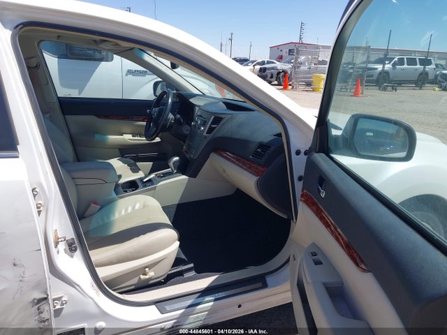 44845601 :رقم المزاد ، 4S3BMCK6XB3235085 vin ، 2011 Subaru Legacy 2.5i Limited مزاد بيع